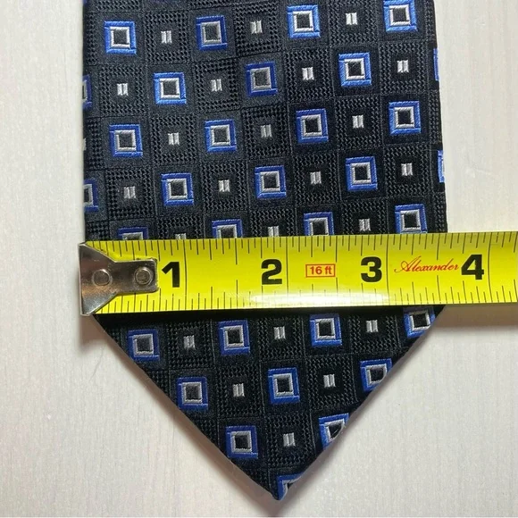 Donald Trump Signature Collection Tie - Picture 3 of 6